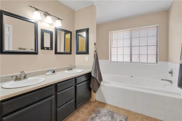 $574,900 | 18830 Munsee Road, Apple Valley, CA 92307