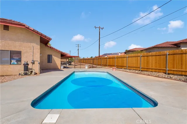 $574,900 | 18830 Munsee Road, Apple Valley, CA 92307