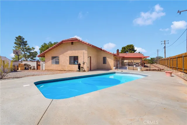 $574,900 | 18830 Munsee Road, Apple Valley, CA 92307
