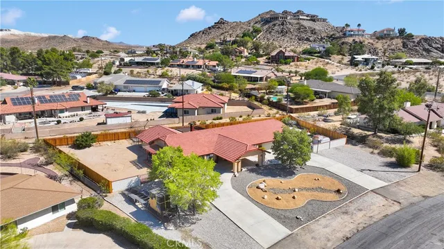 $574,900 | 18830 Munsee Road, Apple Valley, CA 92307