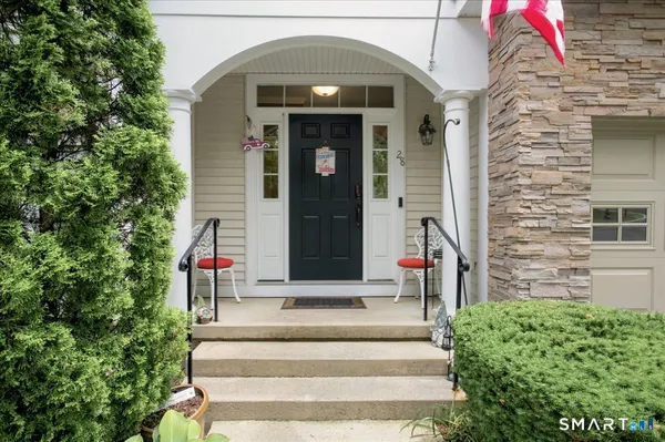 $565,000 | 28 Woodcrest Lane, Unit 28, Danbury, CT 06810