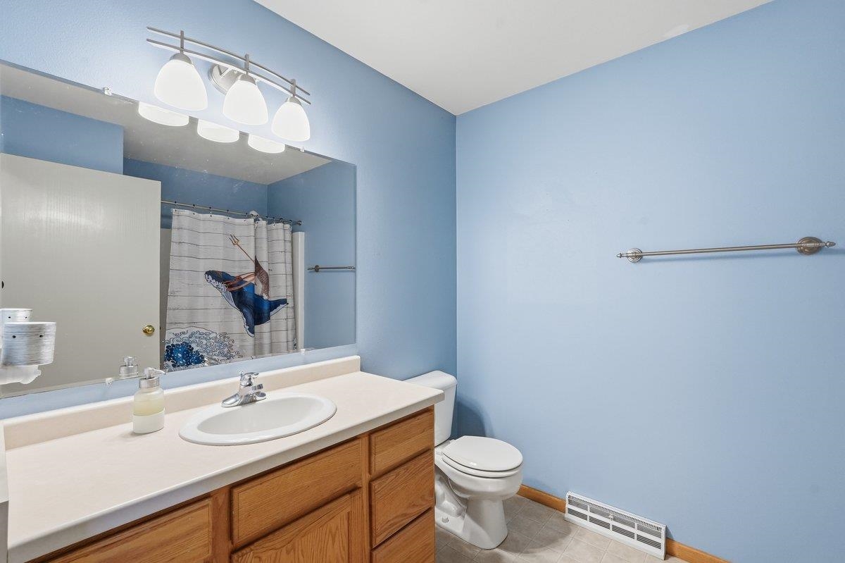 1129 Lincoln Road Oregon, WI 53575 - Photo 17 of 47