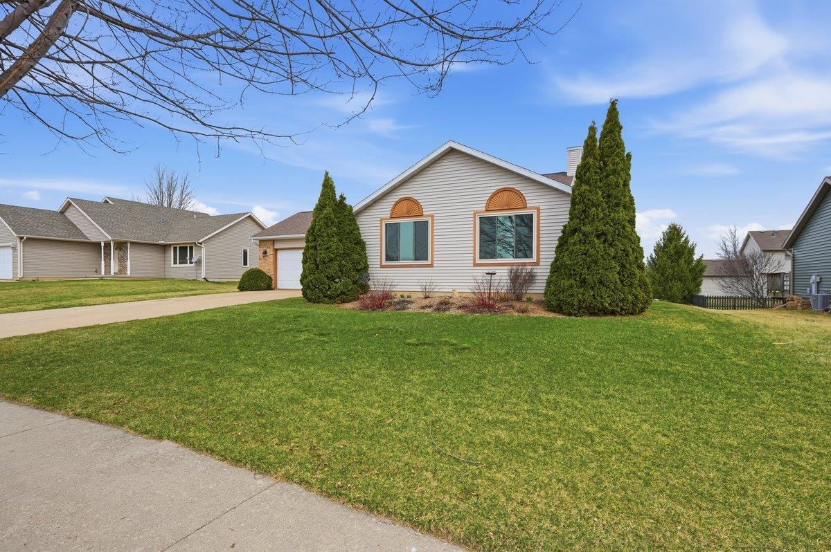 1129 Lincoln Road Oregon, WI 53575 - Photo 2 of 47