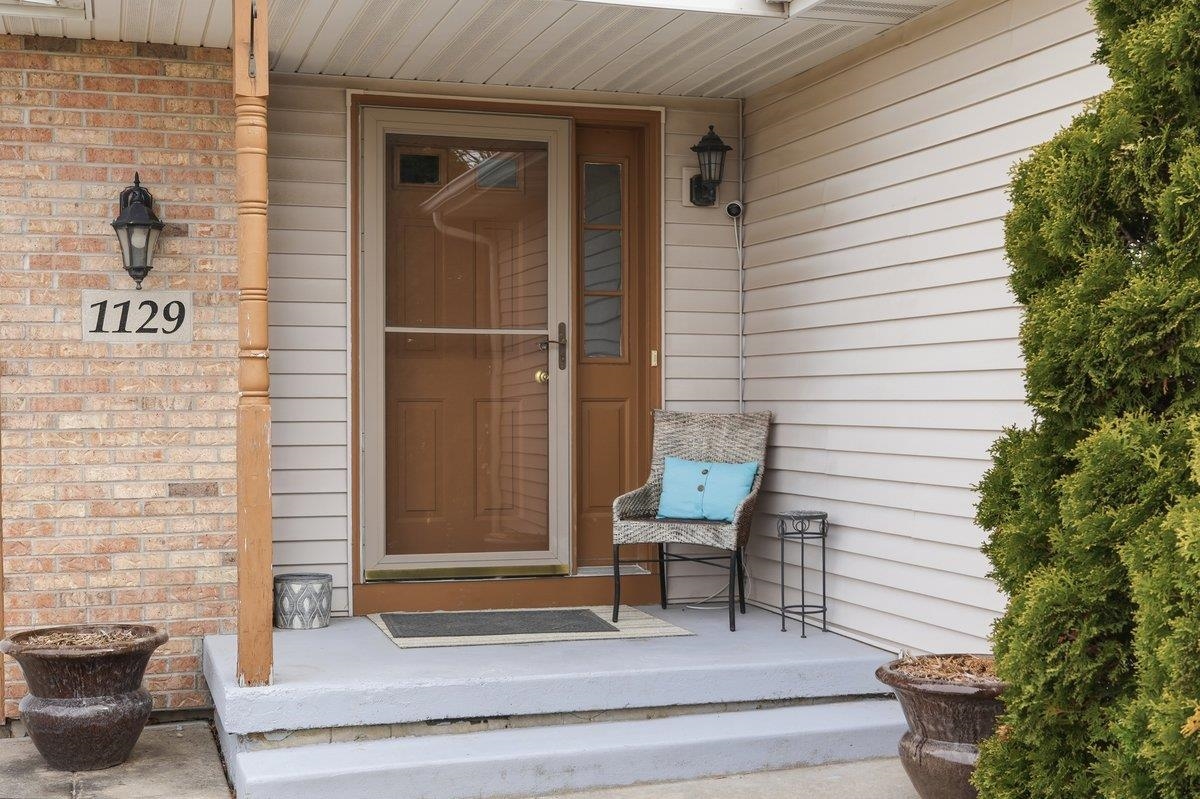 1129 Lincoln Road Oregon, WI 53575 - Photo 3 of 47