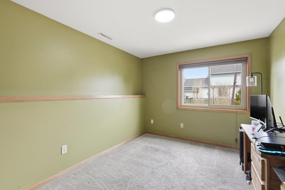 1129 Lincoln Road Oregon, WI 53575 - Photo 31 of 47