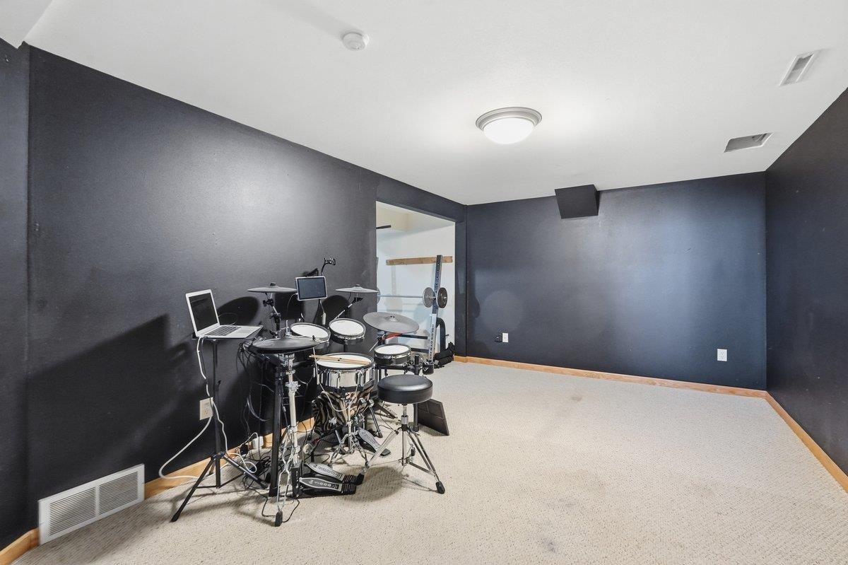 1129 Lincoln Road Oregon, WI 53575 - Photo 34 of 47