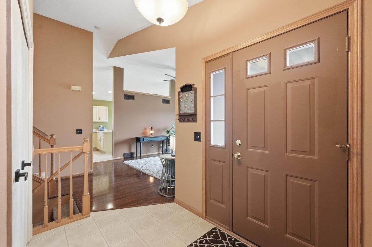 1129 Lincoln Road Oregon, WI 53575 - Photo 4 of 47