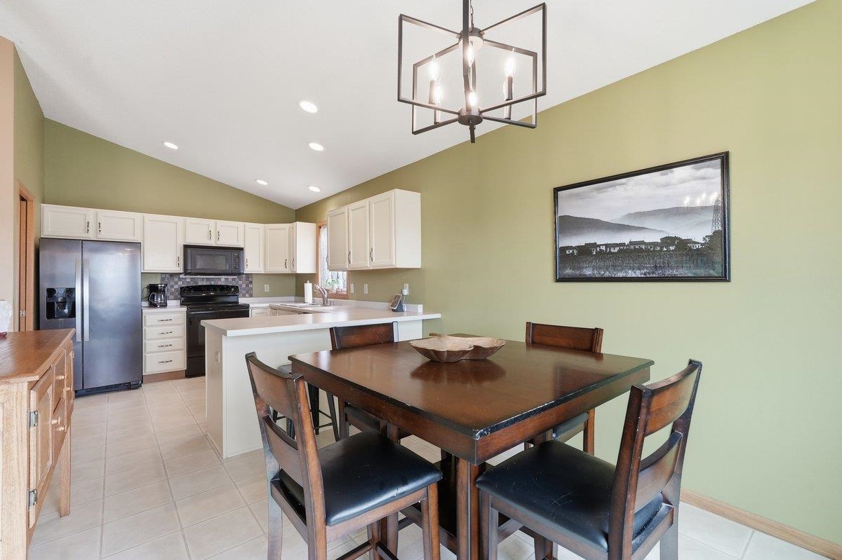 1129 Lincoln Road Oregon, WI 53575 - Photo 9 of 47