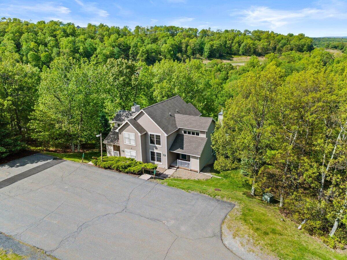 338 Poplar Court Tannersville, PA 18372 - Photo 3 of 37 Photo-11 (1)