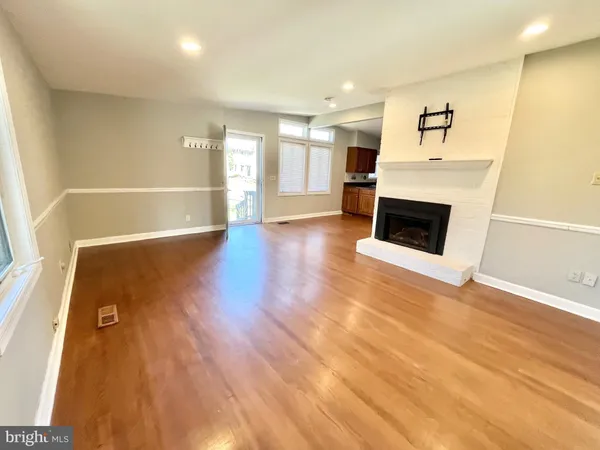 $3,000 | 5650 Gary Avenue, Alexandria, VA 22311