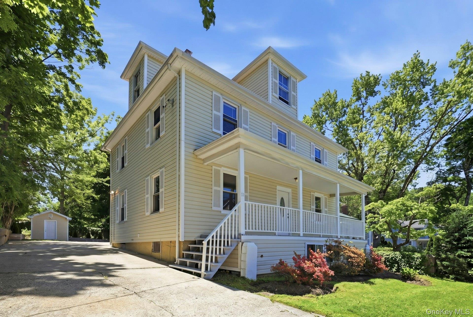 12 Chester Street Locust Valley, NY 11560 - Photo 2 of 31