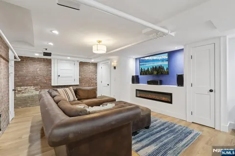 $700,000 | 341 Parker Street, Newark, NJ 07104