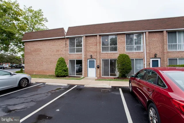 $1,950 | 413 Brandywine Court, Warminster, PA 18974