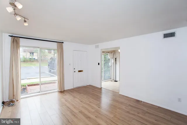 $1,950 | 413 Brandywine Court, Warminster, PA 18974