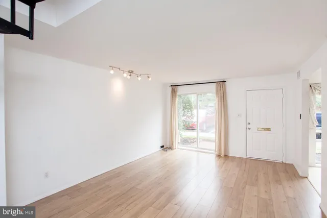 $1,950 | 413 Brandywine Court, Warminster, PA 18974