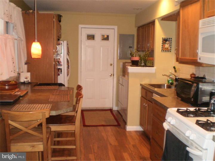 587 Elbridge Road Morrisville, PA 19067 - Photo 4 of 12 Kitchen