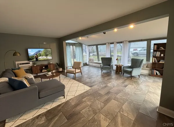 $2,550 | 7420 Mapleview Road, Cicero, NY 13039