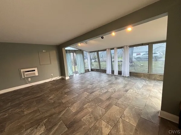 $2,550 | 7420 Mapleview Road, Cicero, NY 13039