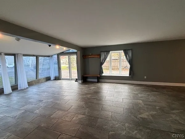 $2,550 | 7420 Mapleview Road, Cicero, NY 13039