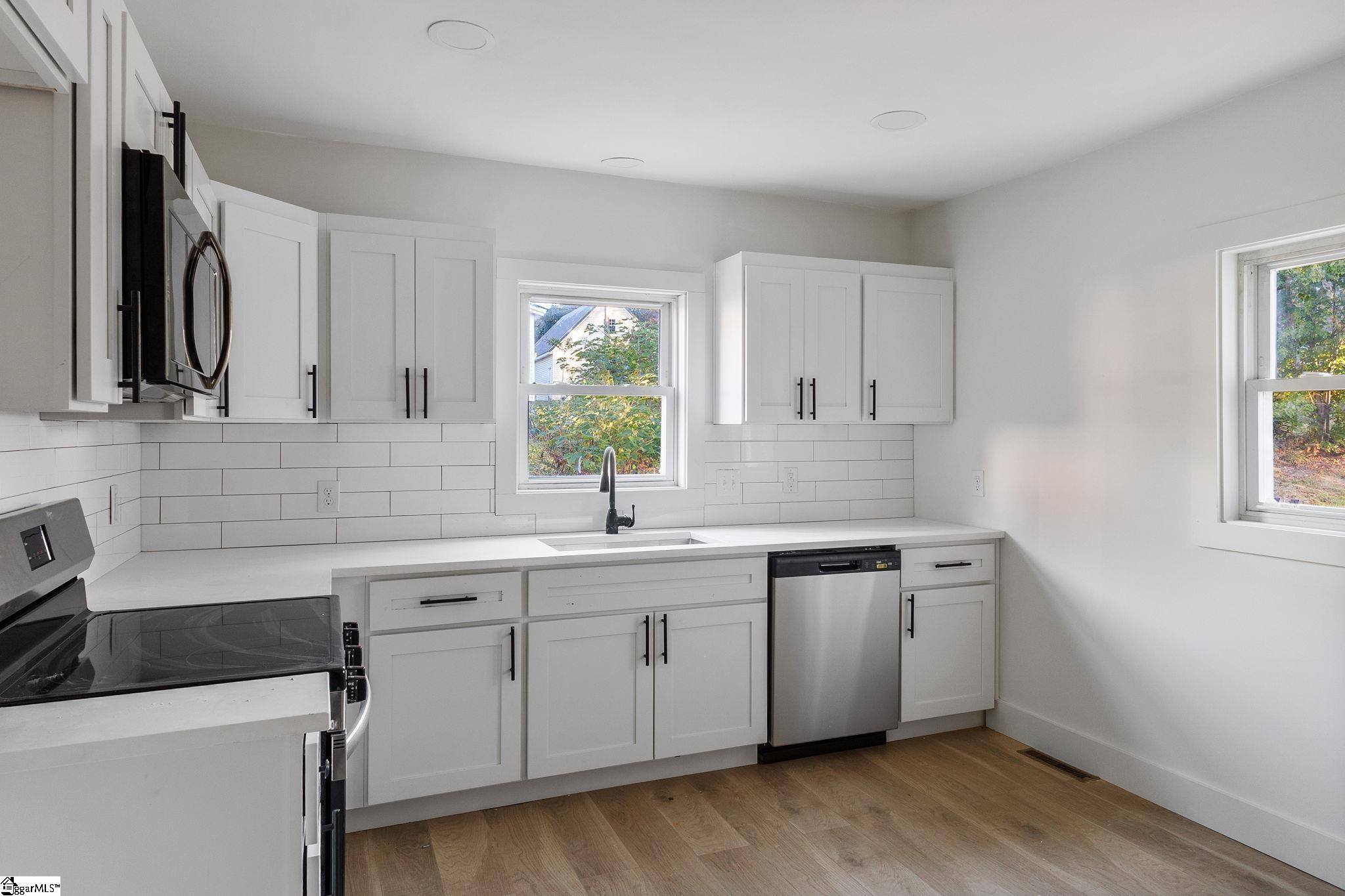 111 South 8th Street Easley, SC 29640 - Photo 6 of 17