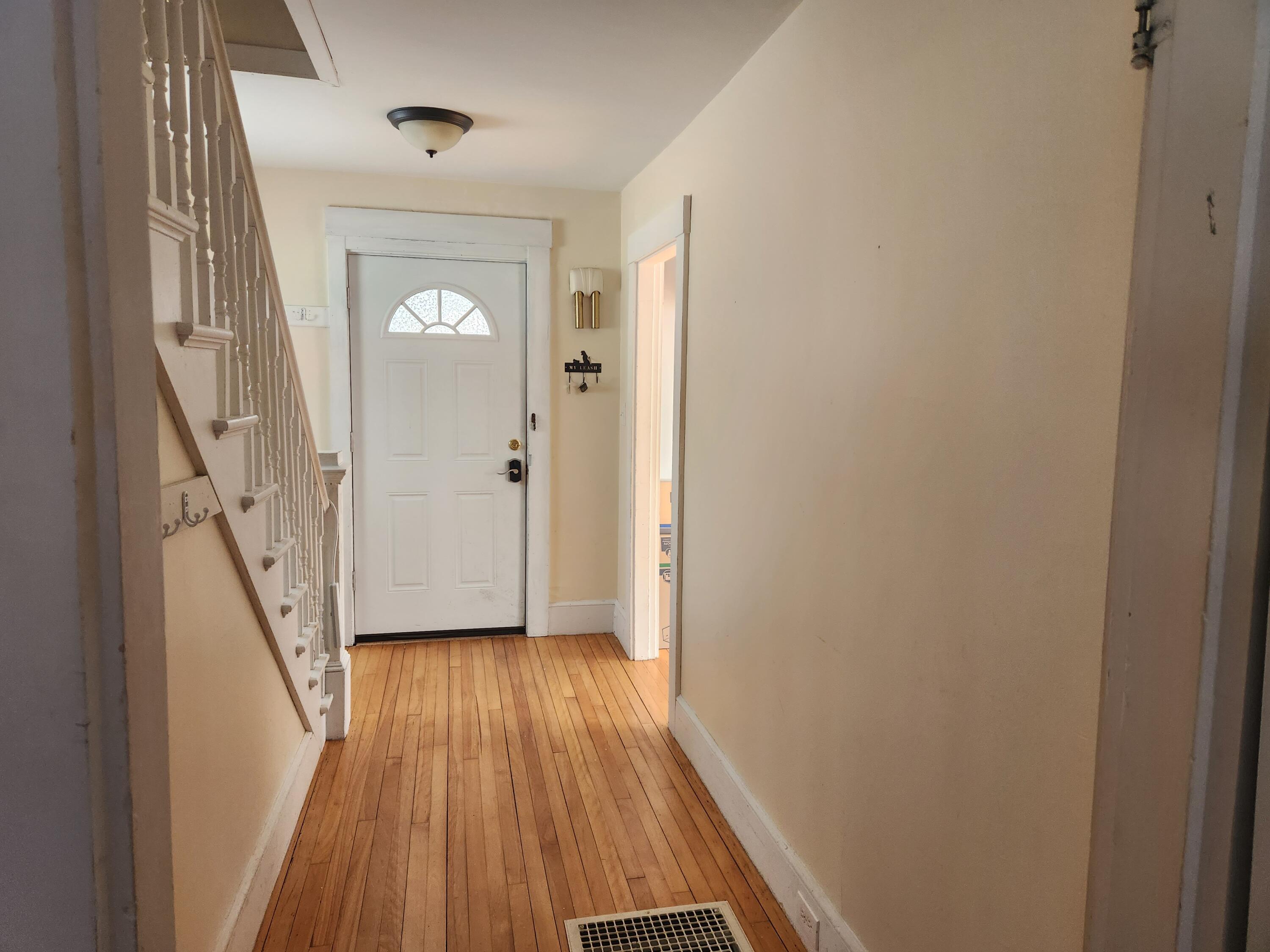 150 High Street Paris, ME 04281 - Photo 9 of 24 entry hall