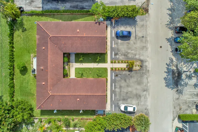 $2,000 | 541 Northeast 44th Street, Unit B, Boca Raton, FL 33431