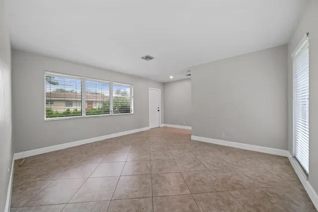 $2,000 | 541 Northeast 44th Street, Unit B, Boca Raton, FL 33431