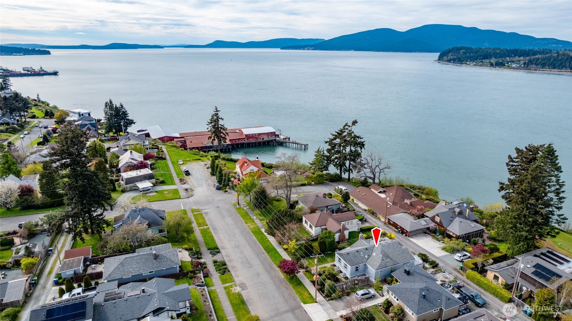 2010 9th Street Anacortes, WA 98221 - Photo 11 of 39
