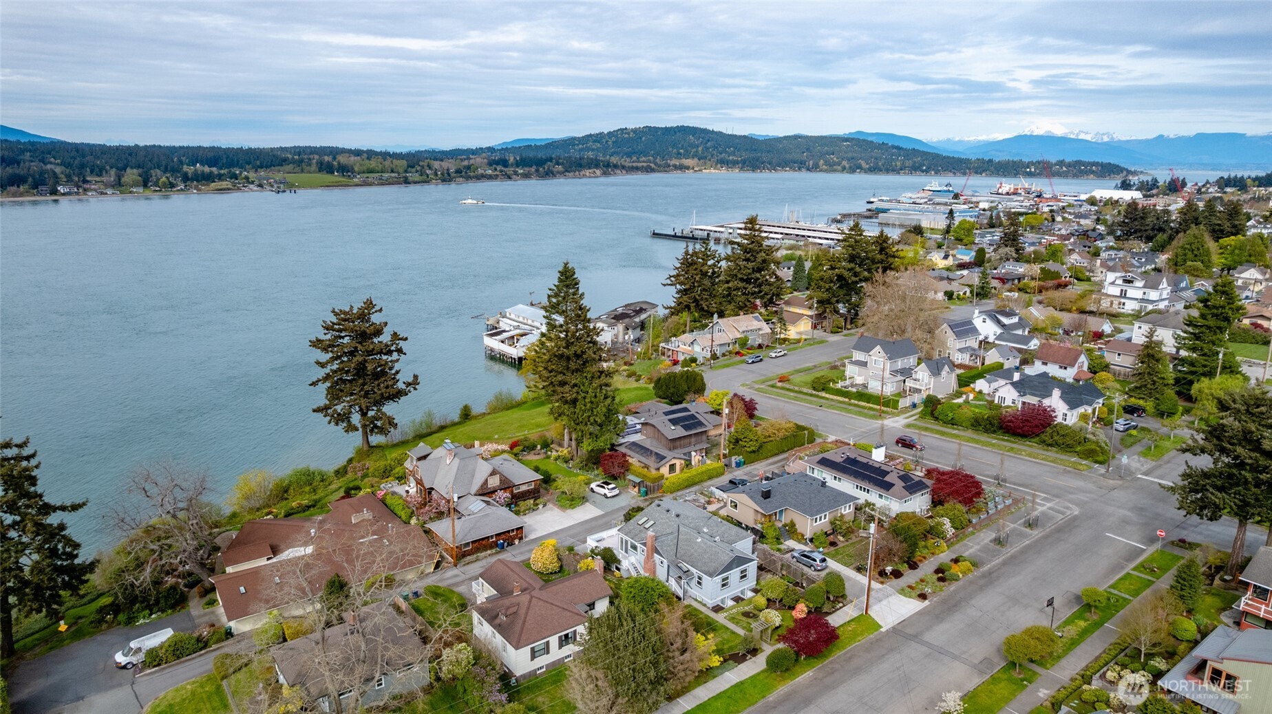 2010 9th Street Anacortes, WA 98221 - Photo 12 of 39