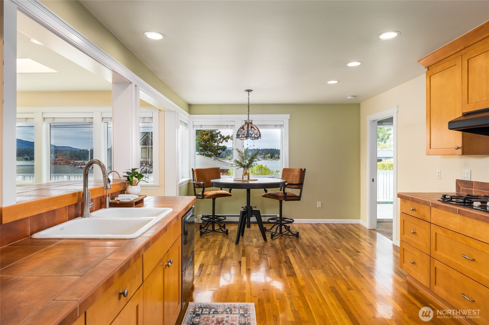 2010 9th Street Anacortes, WA 98221 - Photo 28 of 39