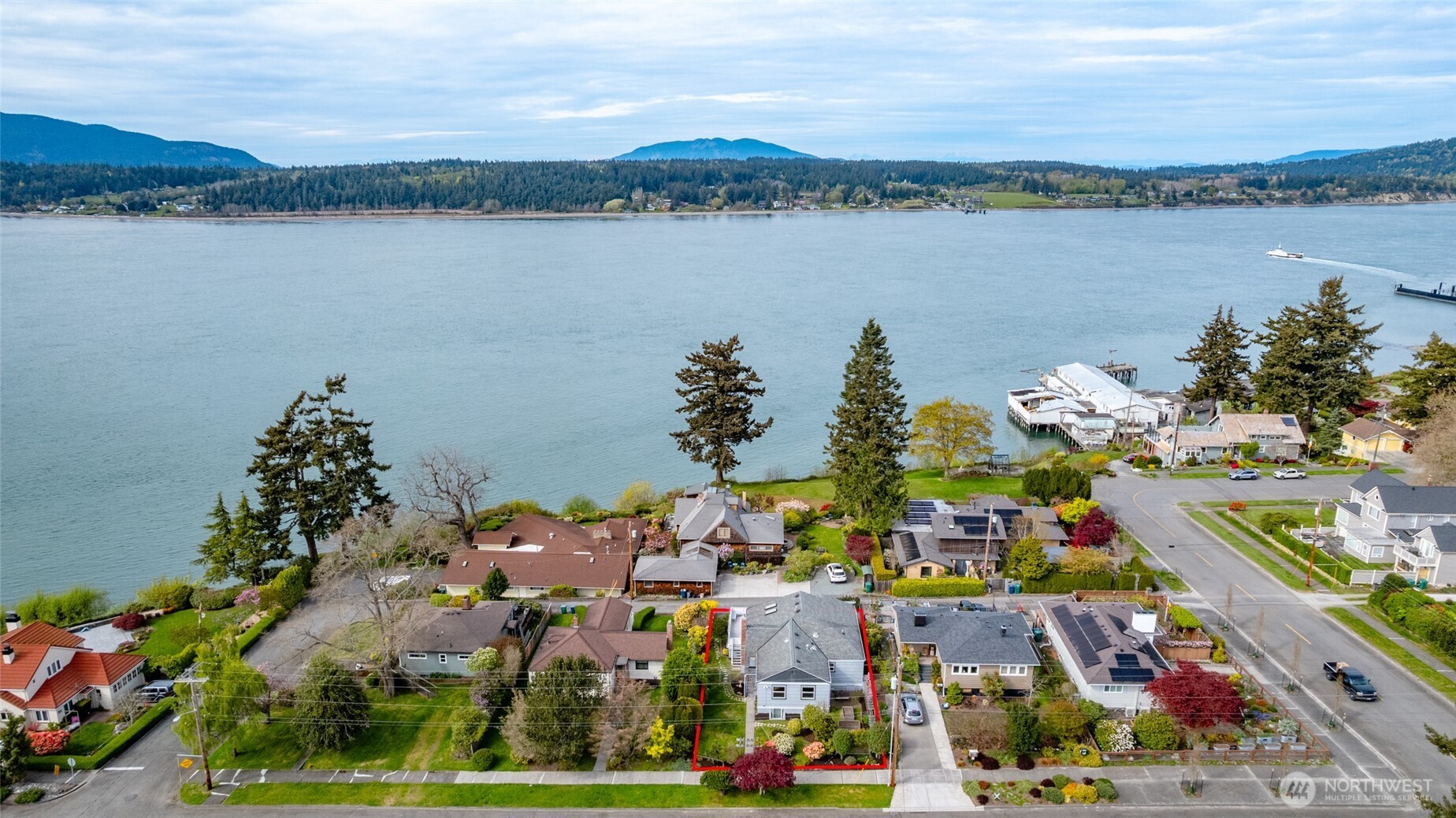 2010 9th Street Anacortes, WA 98221 - Photo 3 of 39