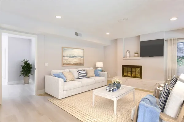 $6,600 | 4 Harrisburg, Irvine, CA 92620