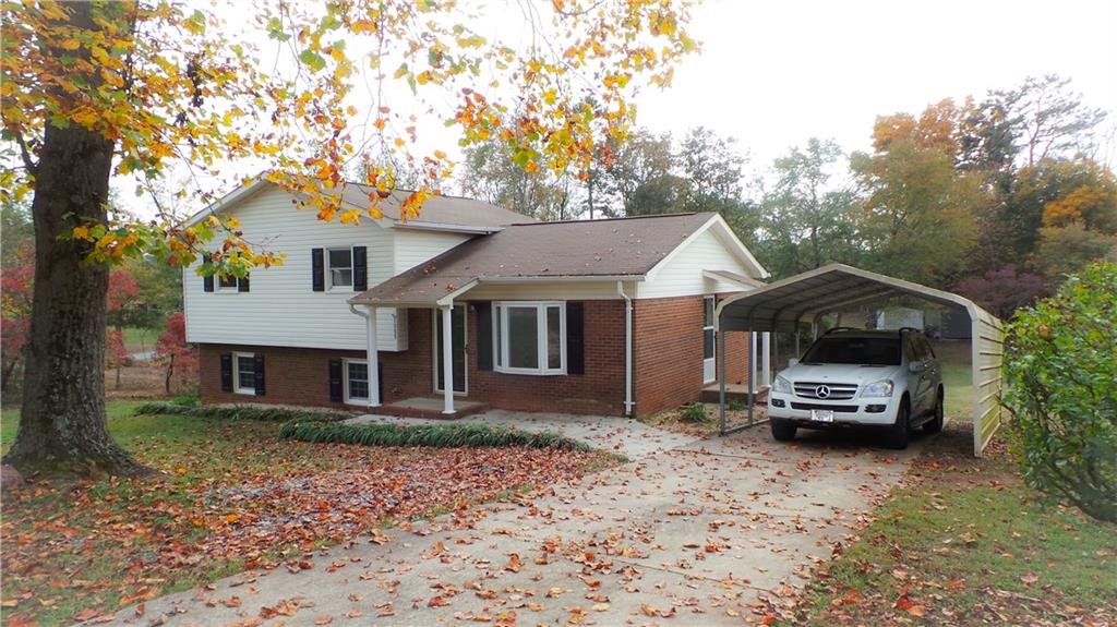 1005 Cape Hickory Road Hickory, NC 28601 - Photo 1 of 40 Gallery Image 1