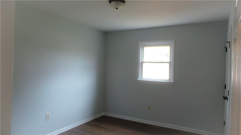 1005 Cape Hickory Road Hickory, NC 28601 - Photo 12 of 40 Gallery Image 12