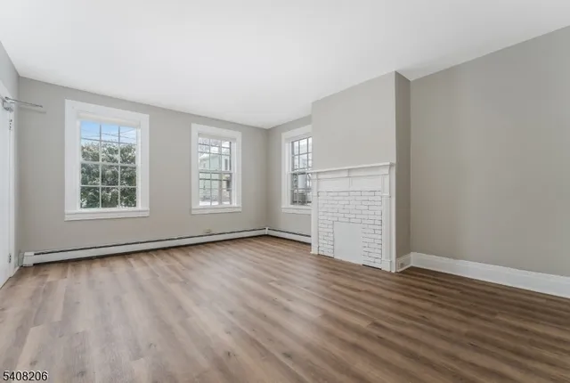 $1,800 | 20 Park Avenue, Unit A, Flemington, NJ 08822