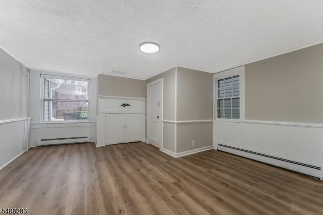 $1,800 | 20 Park Avenue, Unit A, Flemington, NJ 08822