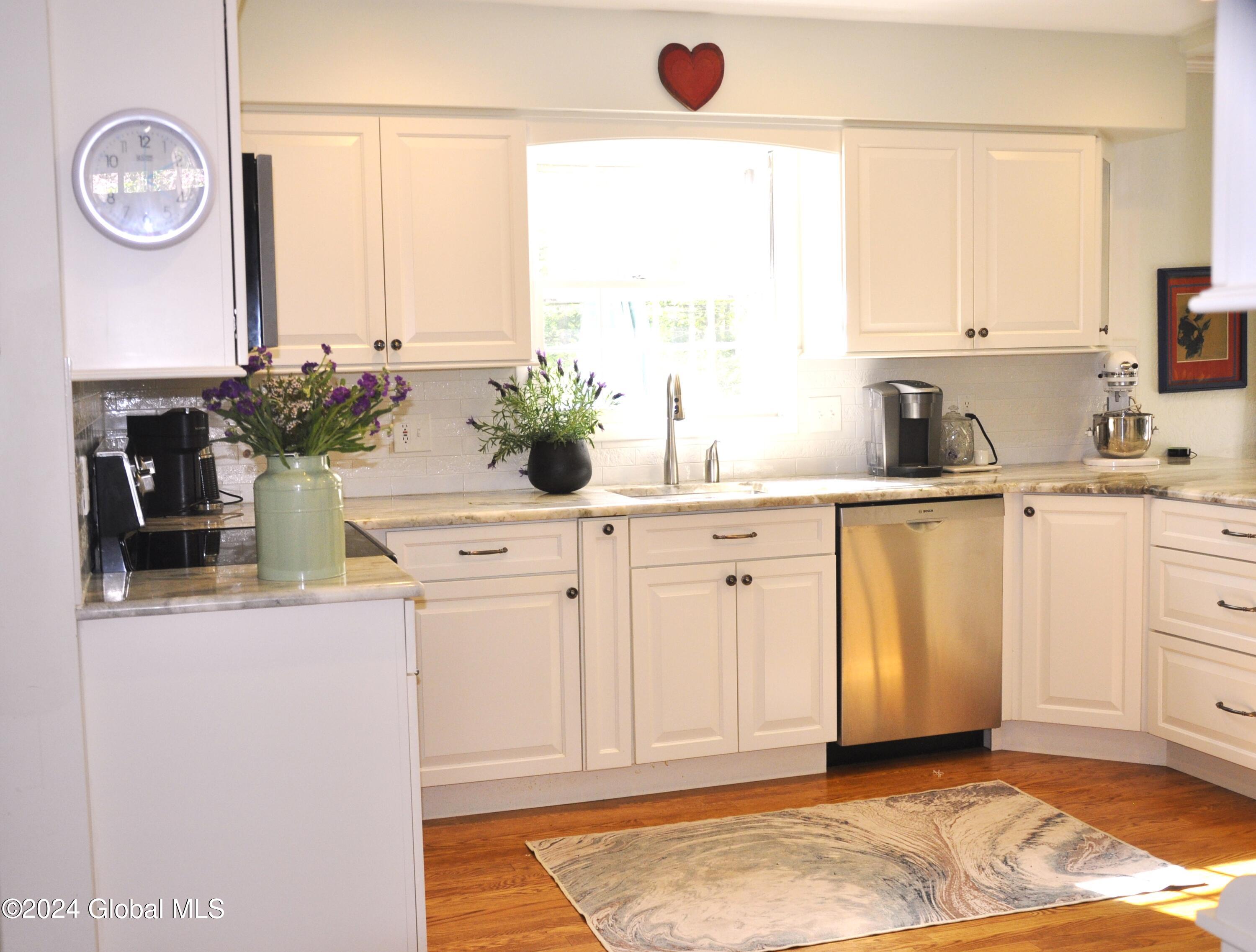 21 Thorndale Road Bethlehem, NY 12159 - Photo 5 of 26 _DSC0020 - Copy (3) - Copy