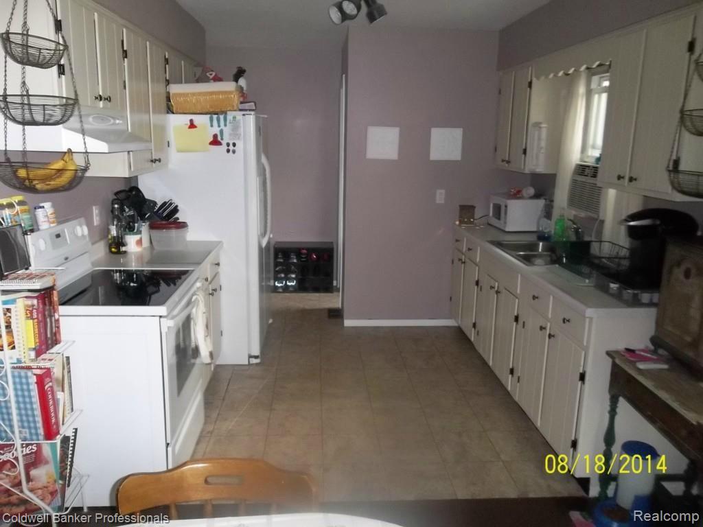 Kitchen2.jpg