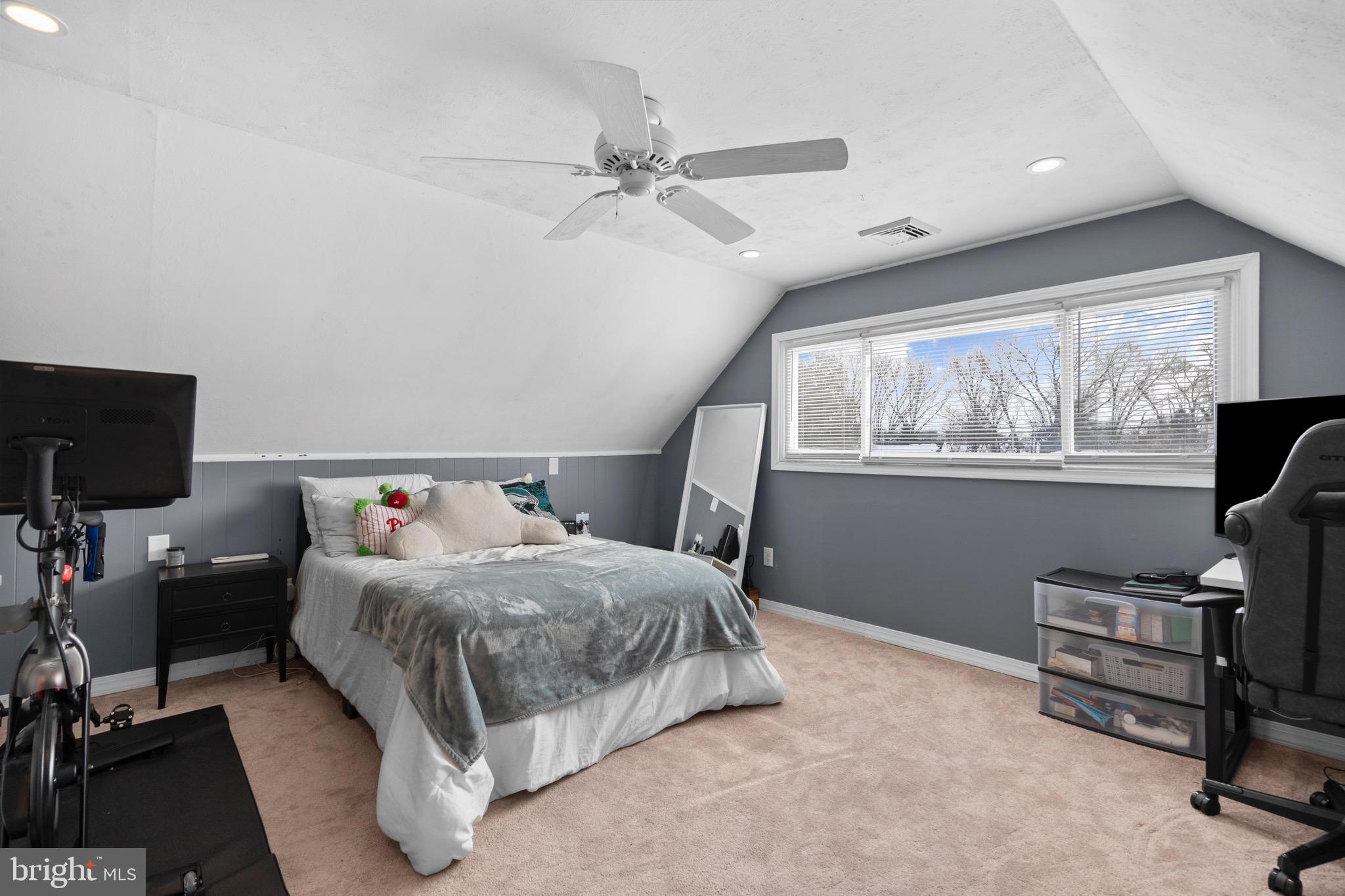 9 Honey Locust Road Levittown, PA 19056 - Photo 16 of 34