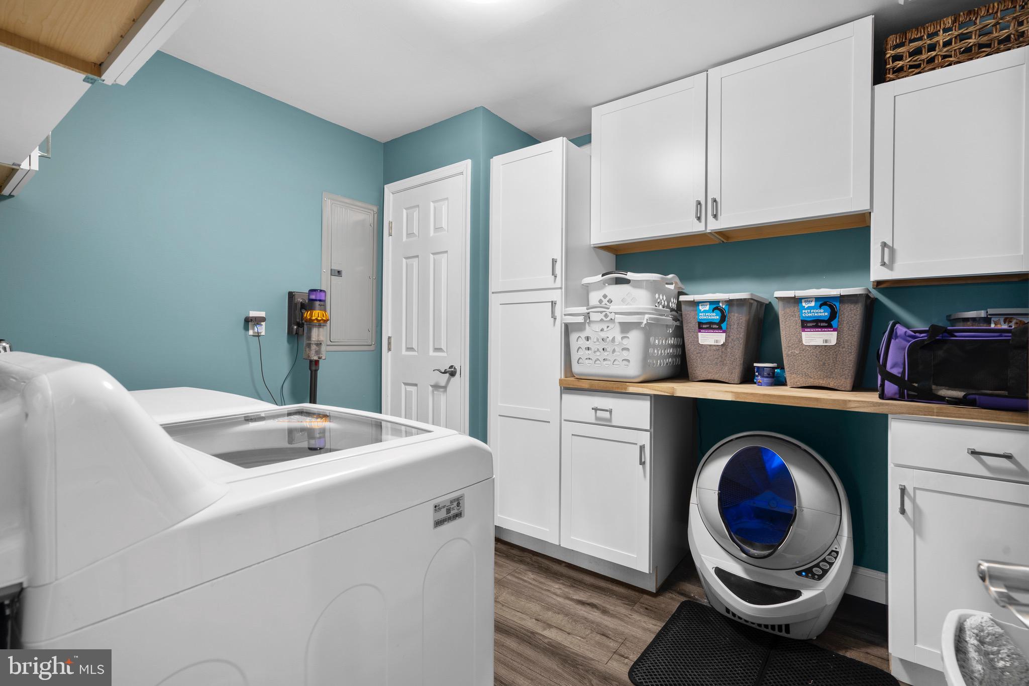 9 Honey Locust Road Levittown, PA 19056 - Photo 23 of 34 a kitchen with sink and cabinets