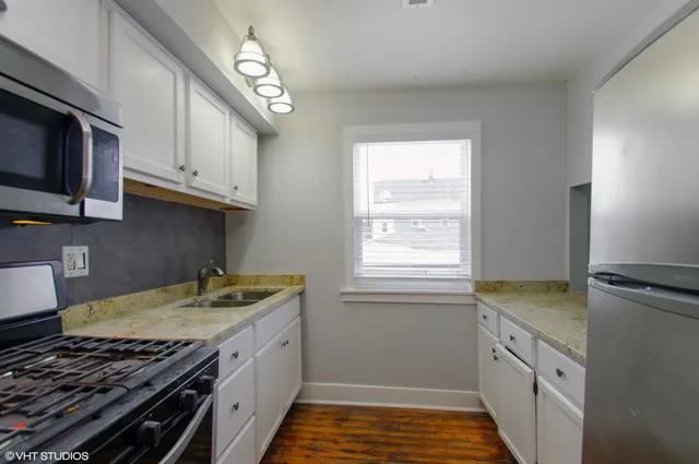 $1,350 | 3707 West McLean Avenue, Unit 2R, Chicago, IL 60647