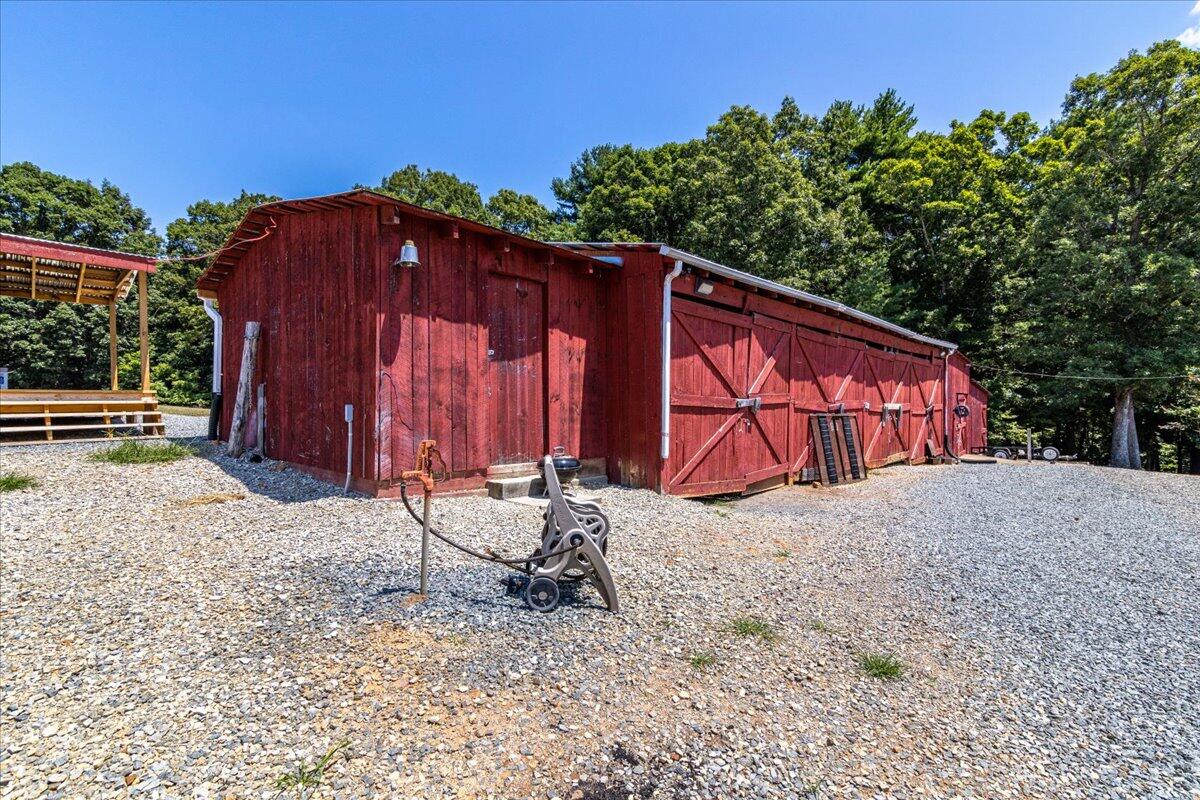 799 Skillet Road Ferrum, VA 24088 - Photo 34 of 47 32-32-799 Skillet Rd-7454
