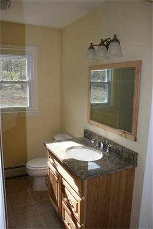 145 State Street Amherst, MA 01002 - Photo 16 of 23 Gallery Image 16