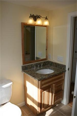 145 State Street Amherst, MA 01002 - Photo 18 of 23 Gallery Image 18