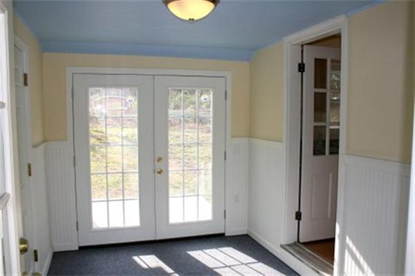 145 State Street Amherst, MA 01002 - Photo 6 of 23 Gallery Image 6