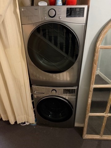 28 Worcester Square, Unit 3 Boston, MA 02118 - Photo 14 of 15 a utility room with dryer and washer