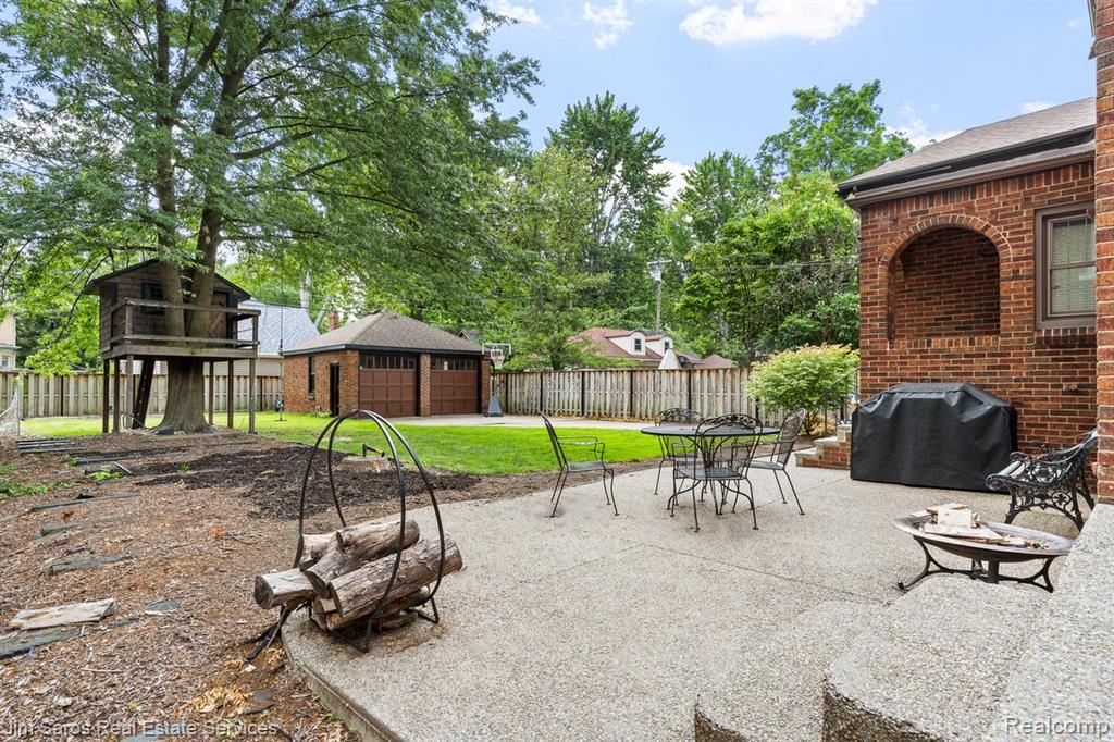 1421 Yorkshire Road Grosse Pointe, MI 48230 - Photo 23 of 29