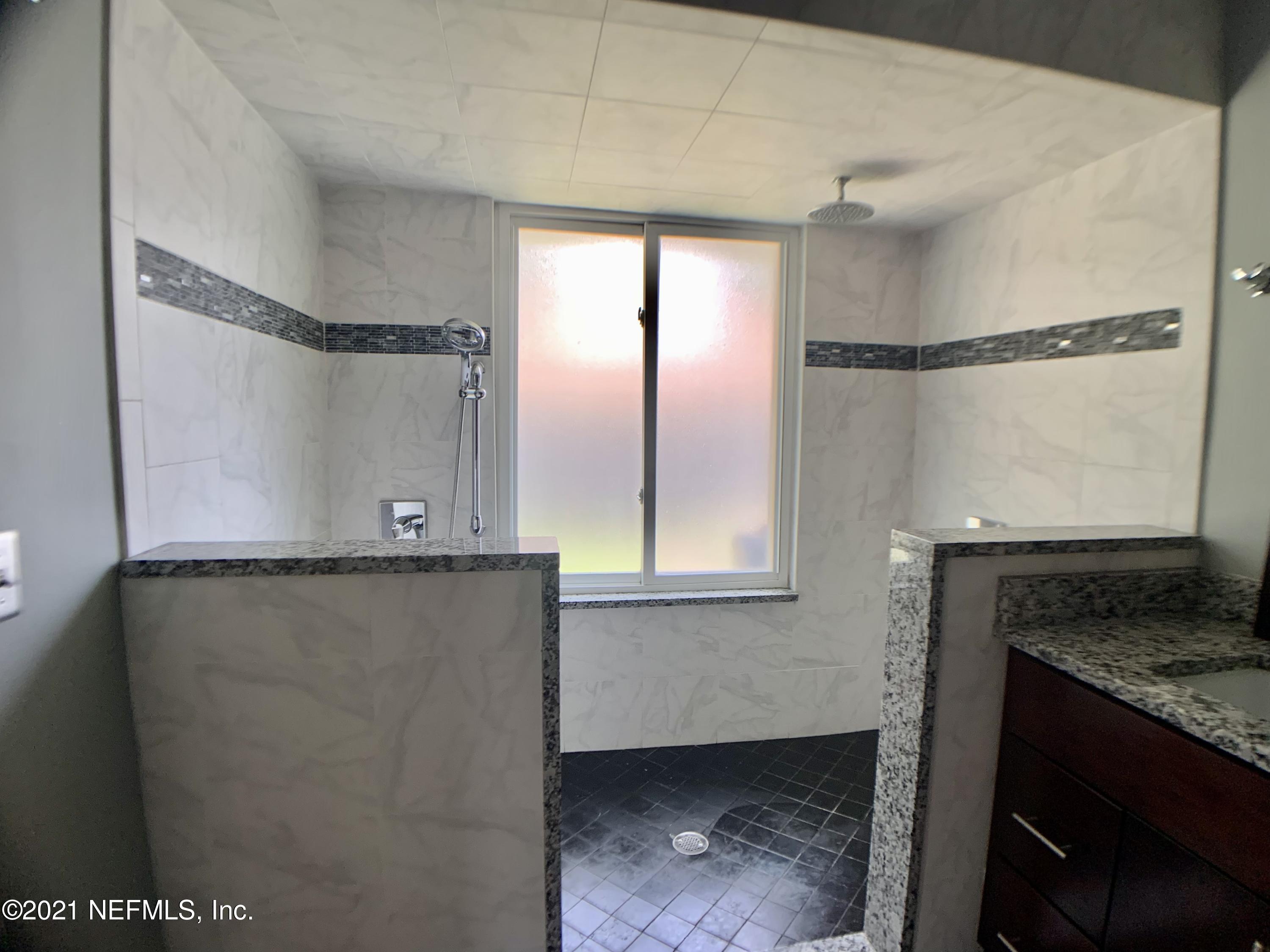 1058 Rene Court Orange Park, FL 32065 - Photo 16 of 26 Ensuite Bathroom