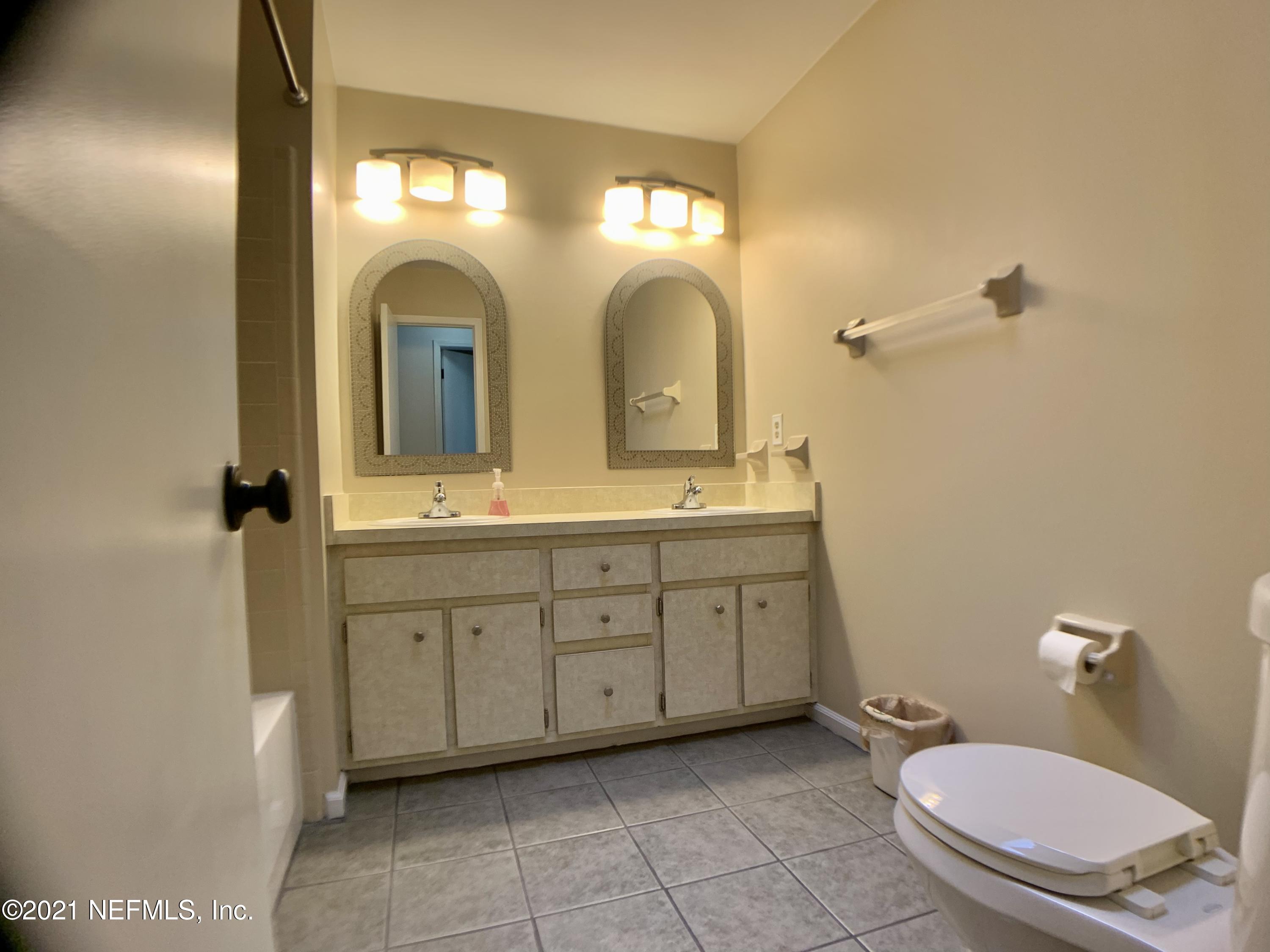 1058 Rene Court Orange Park, FL 32065 - Photo 23 of 26 Hall Bathroom