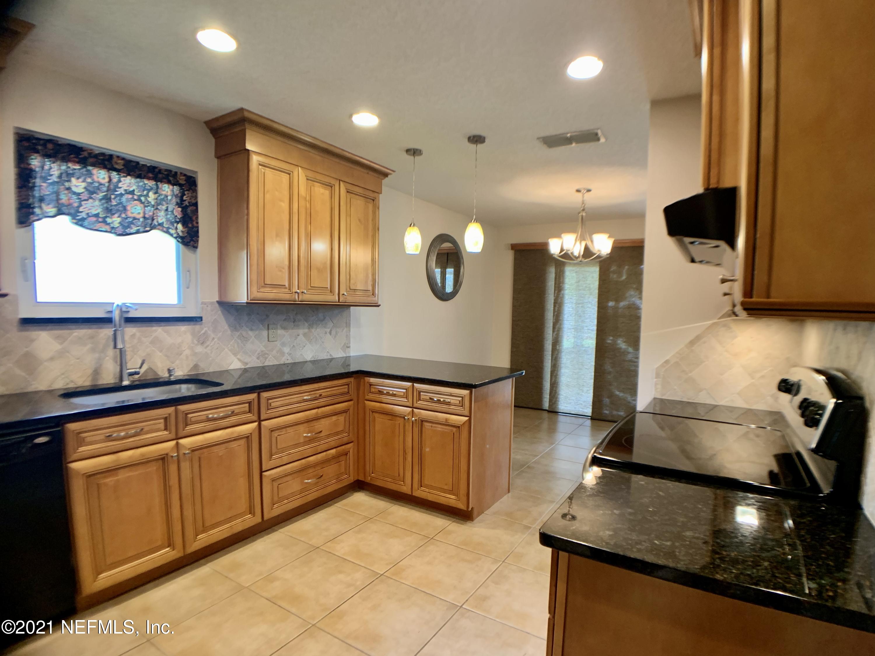 1058 Rene Court Orange Park, FL 32065 - Photo 6 of 26 Kitchen